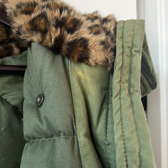 Ralph Lauren down filled winter hooded jacket/parka. - Picture 6 of 6